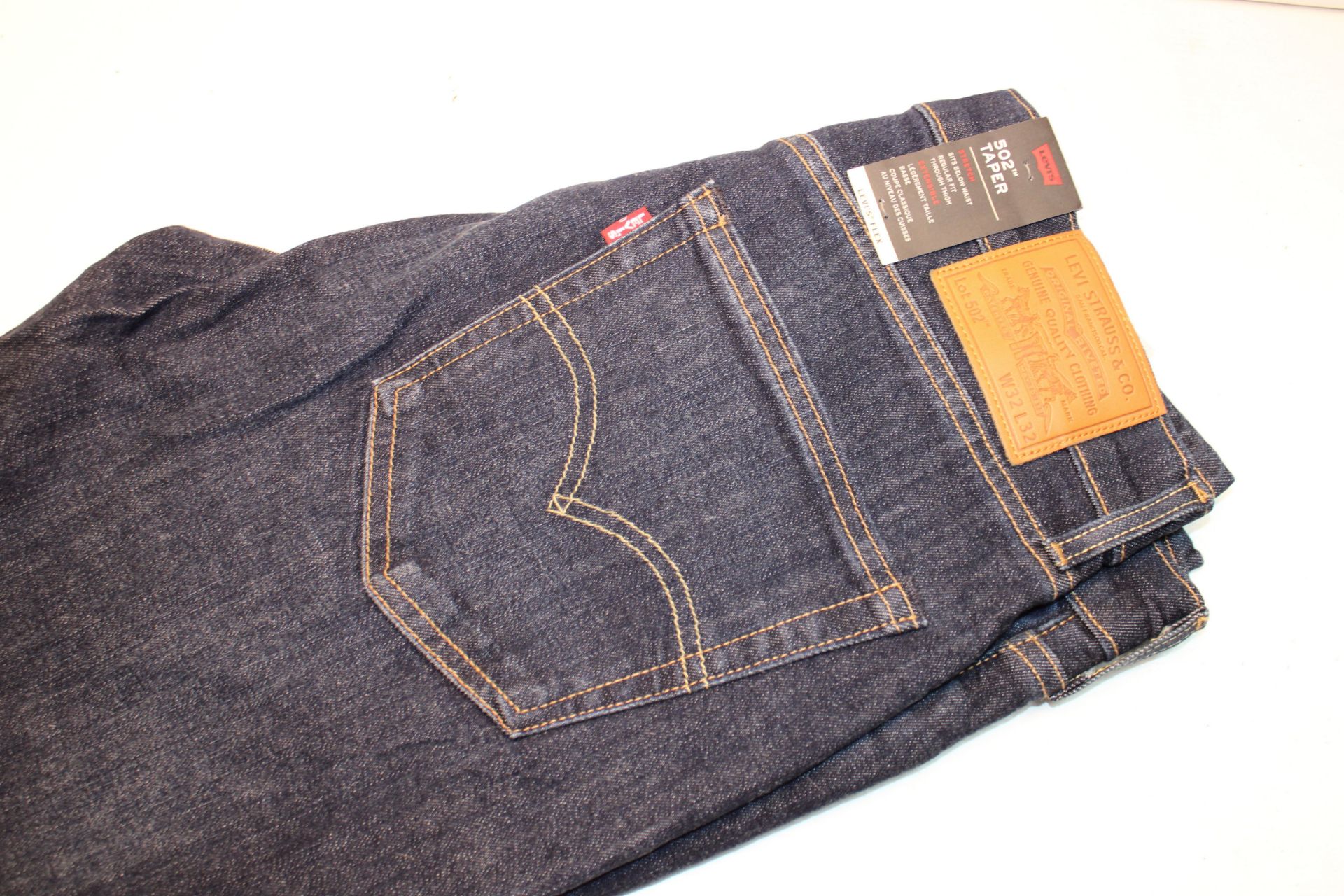 LEVIS 502 JEANS BLUE SIZE 32L RRP £59.99Condition ReportAppraisal Available on Request- All Items