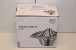 BOXED ROSLE ZITRONPRESSE LEMON PRESS RRP £26.99Condition ReportAppraisal Available on Request- All