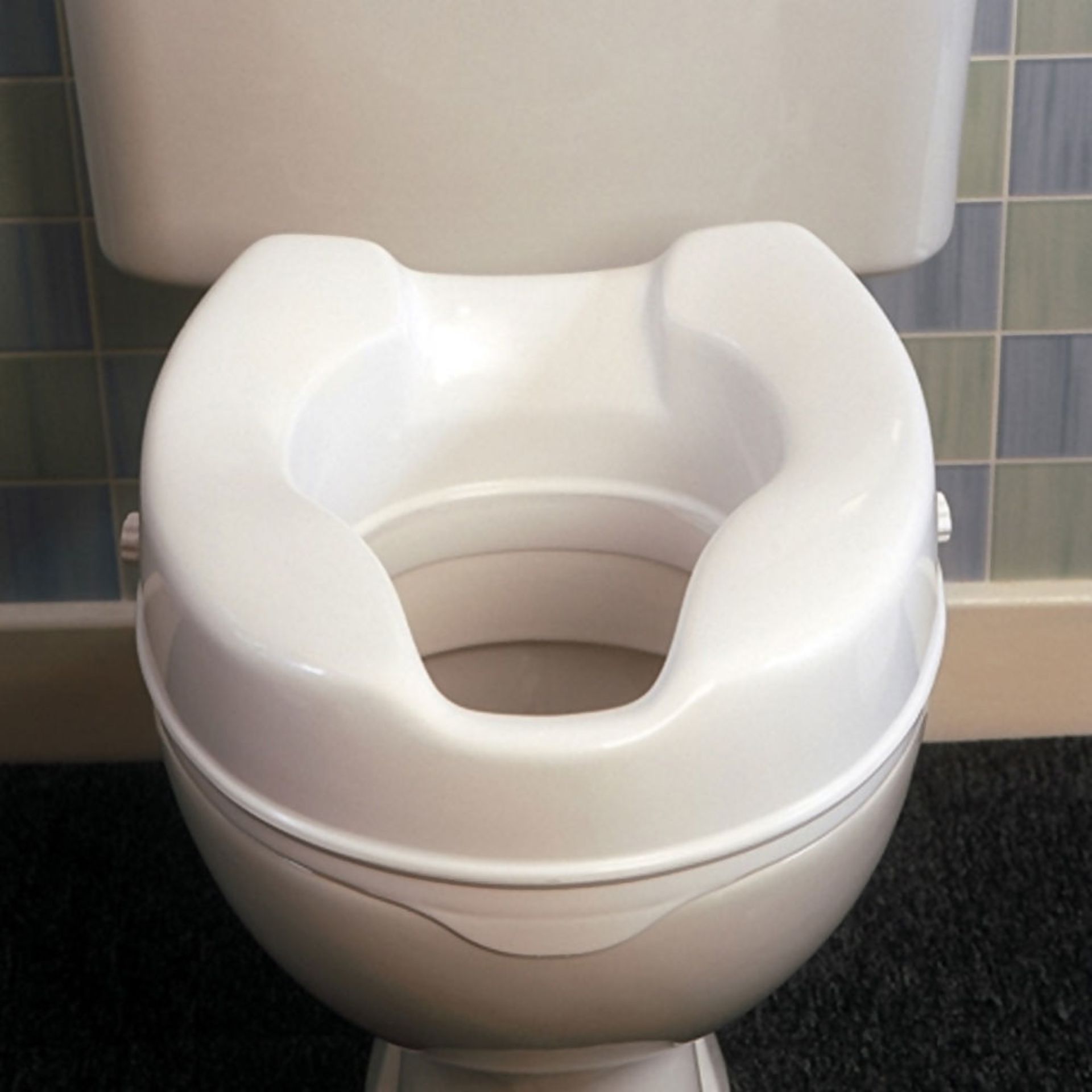 X 2 HOMECRAFT SAVANNAH RASIED TOILET SEATS RRP £32Condition ReportAppraisal Available on Request-