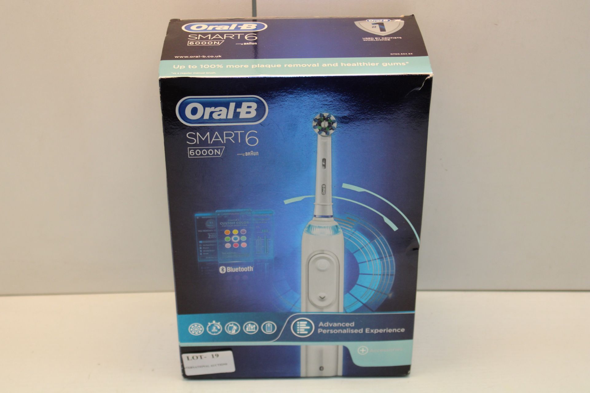 BOXED ORAL B SMART 6 6000N POWERED BY BRAUN TOOTHBRUSH RRP £104.92Condition ReportAppraisal