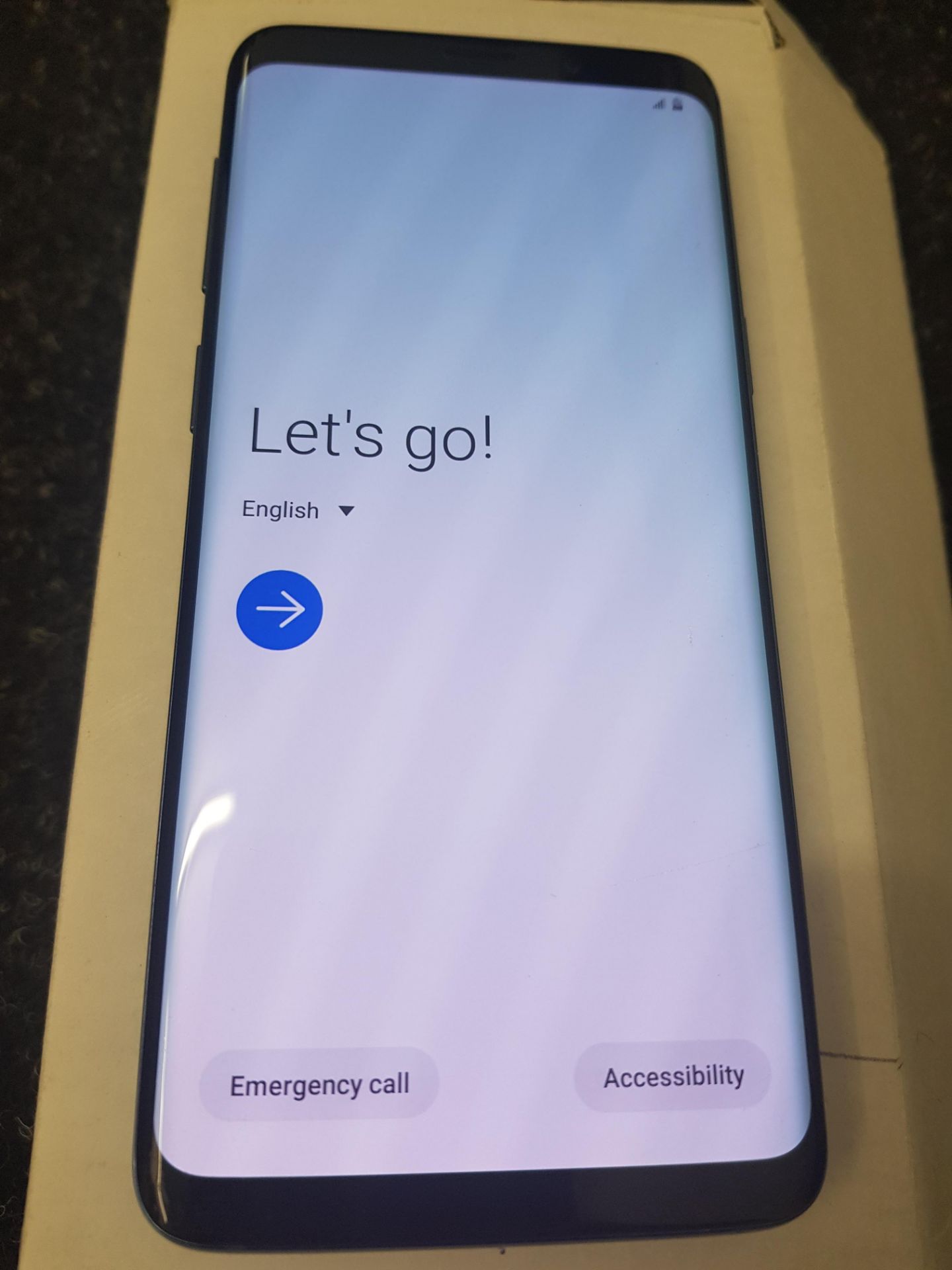 UNBOXED REFURBISHED SAMSUNG GALAXY S9 IN BLUE - PERFECT CONDITION - (THE LINES IN THE PHOTO ARE FROM - Image 2 of 3