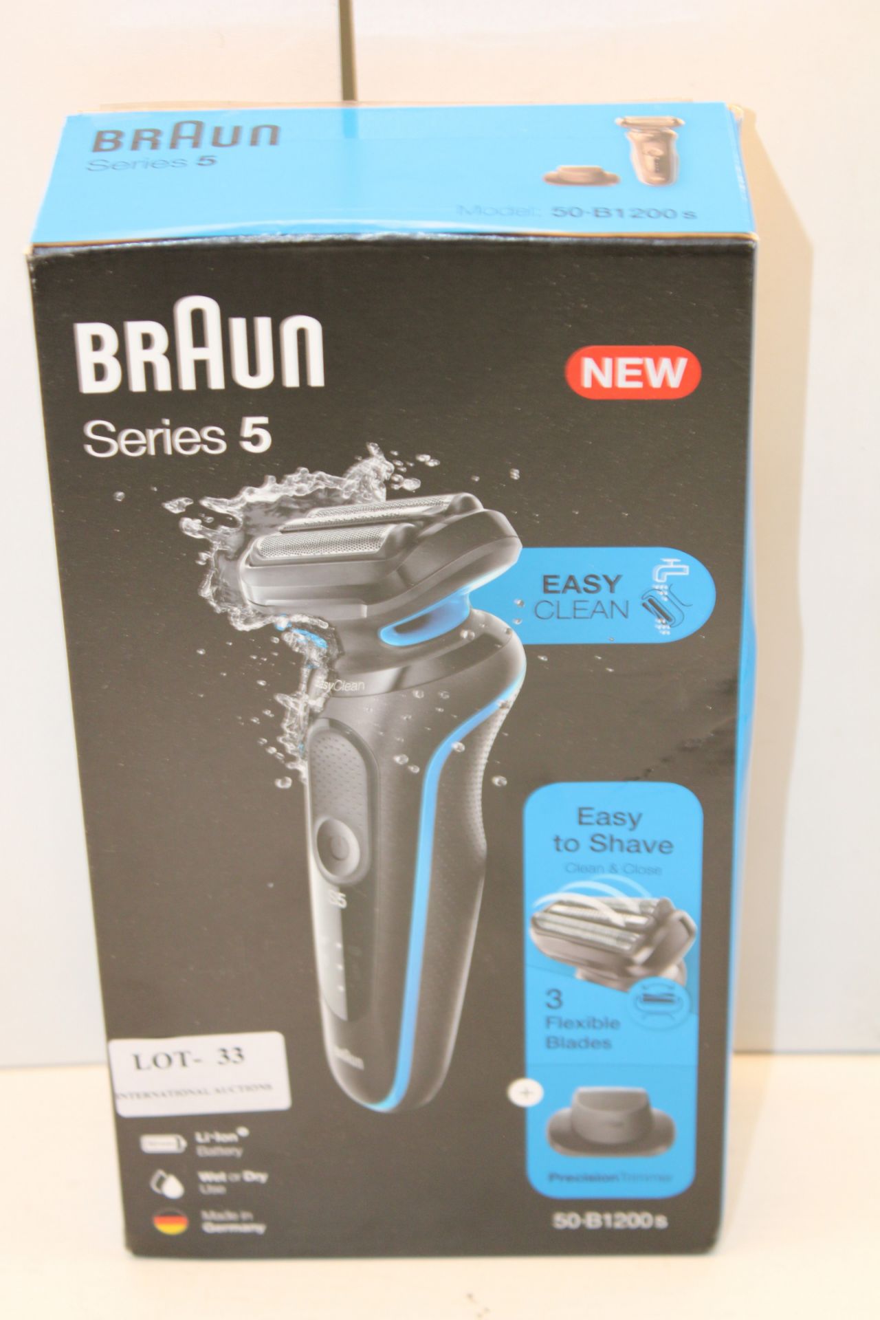 BOXED BRAUN SERIES 5 WET & DRY SHAVER MODEL: 50.B1200S RRP £59.99Condition ReportAppraisal Available