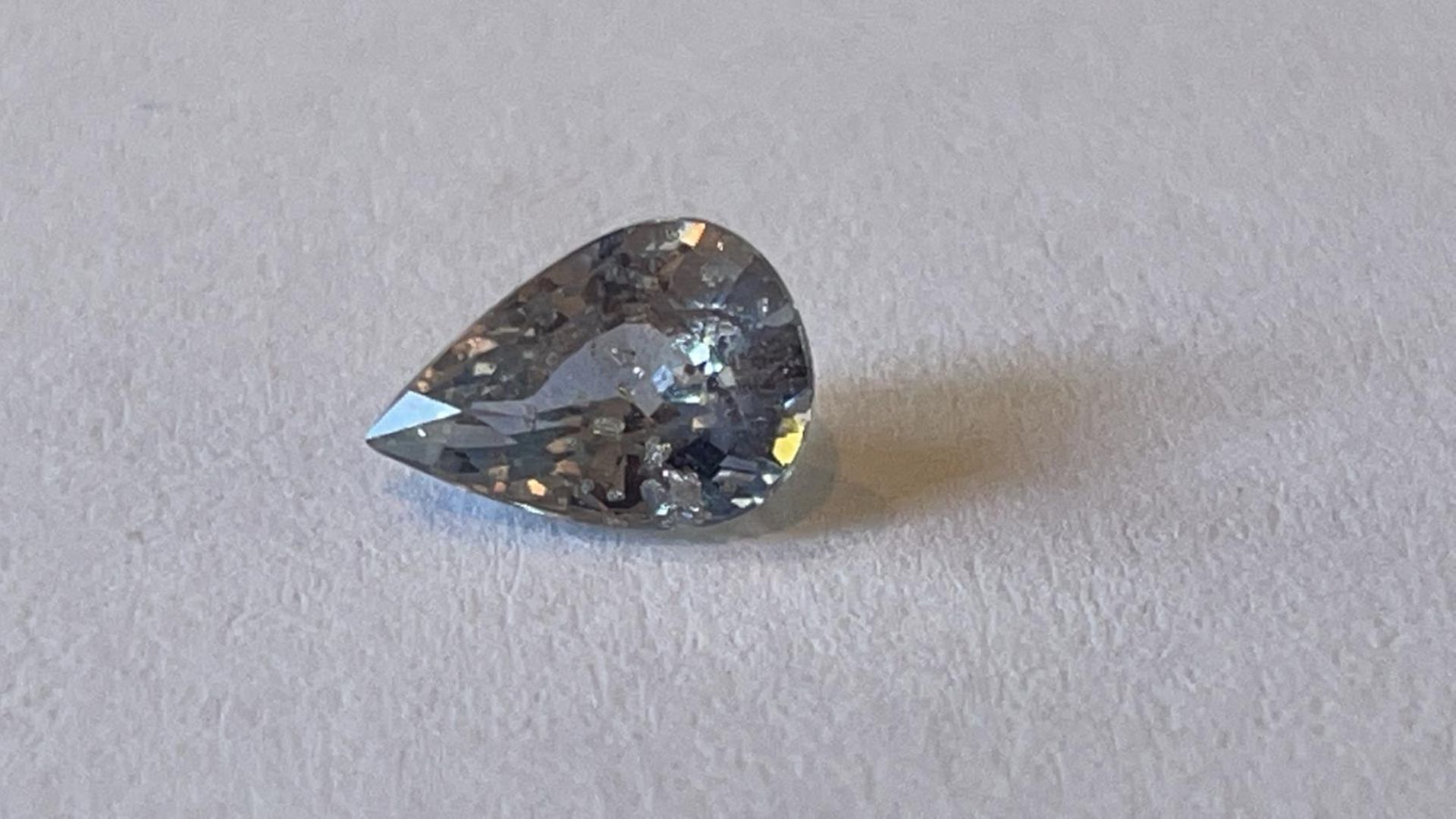 1.02ct Sapphire- Heated stone, SI1, Light Purple - Image 2 of 2