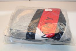 2X BAGGED ASSORTED ITEMS DESIGNER FASHIONWARE TO INCLUDE TOMMY HILFIGER & JACAMO Condition Report