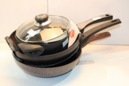 4X ASSORTED FRYING PANS & SAUCEPAN Condition Report Appraisal Available on Request- All Items are