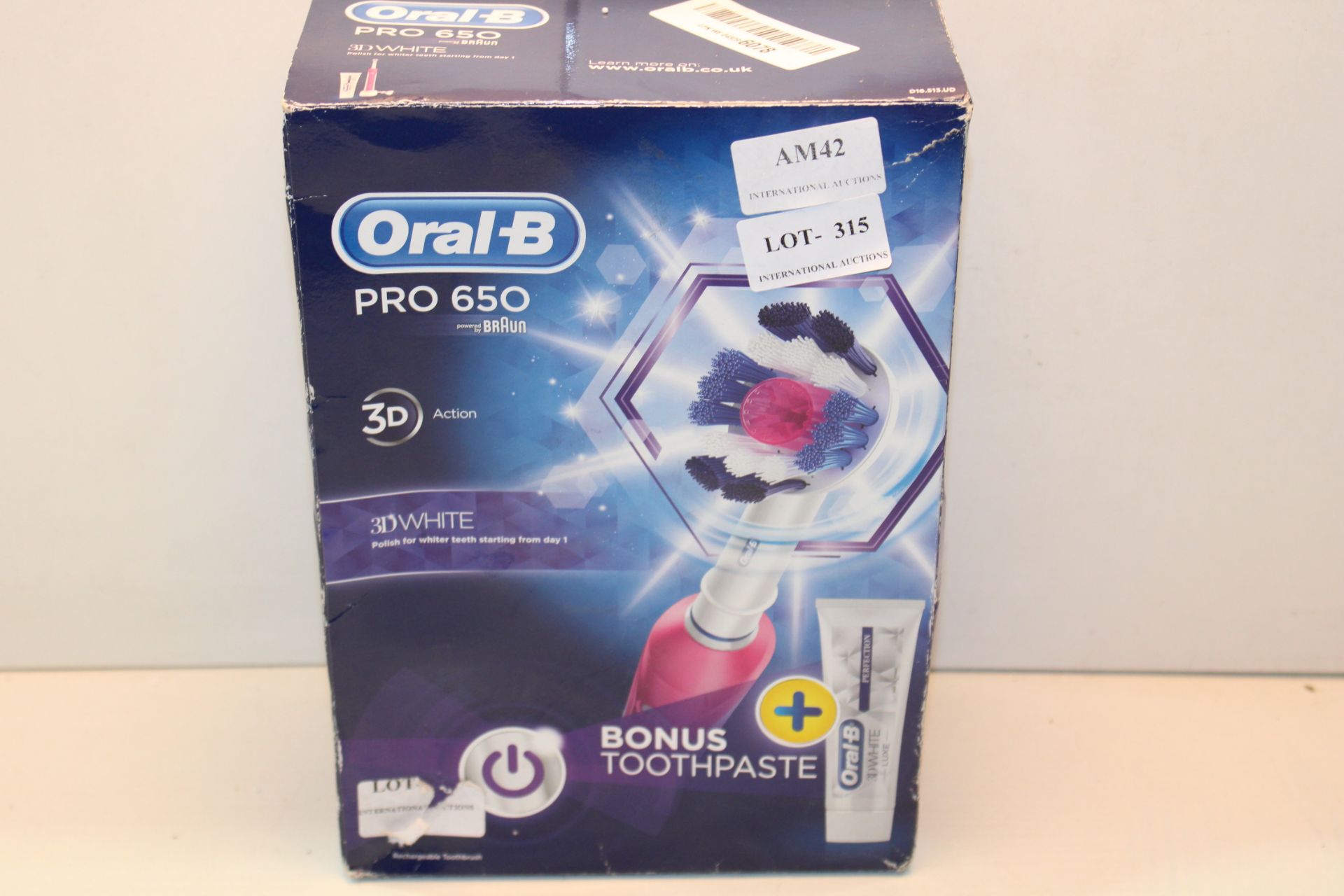 BOXED ORAL B PRO 650 POWERED BY BRAUN 3D WHITE TOOTHBRUSH RRP £29.00Condition Report Appraisal