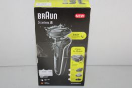 BOXED BRAUN SERIES 5 WET & DRY SHAVER MODEL: 50.B1200S RRP £59.99Condition Report Appraisal