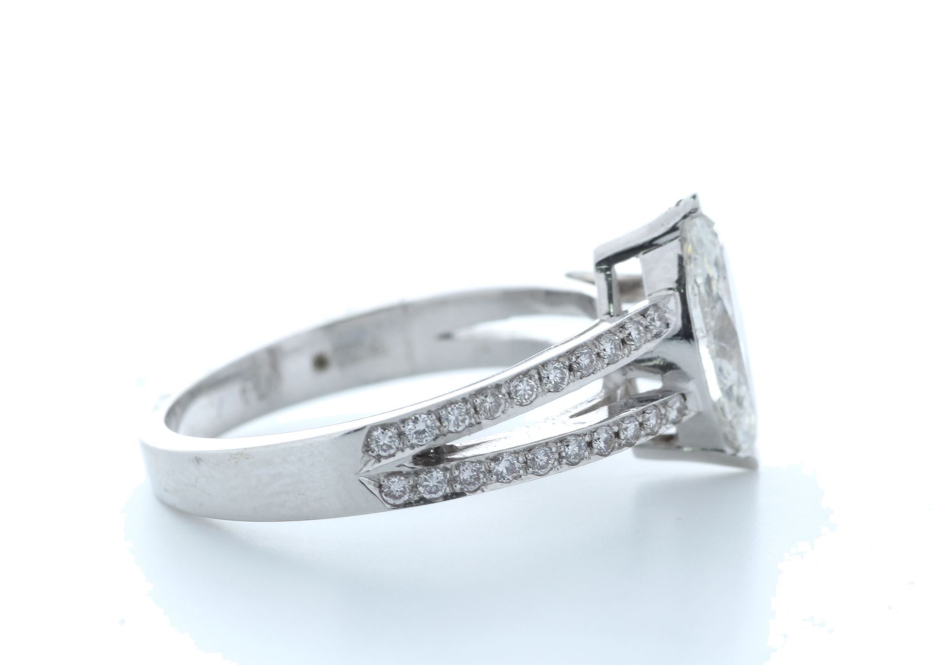 18ct White Gold Marquise Cut Diamond Ring 1.41 (1.11) Carats - Valued by IDI £13,950.00 - 18ct White - Image 4 of 5