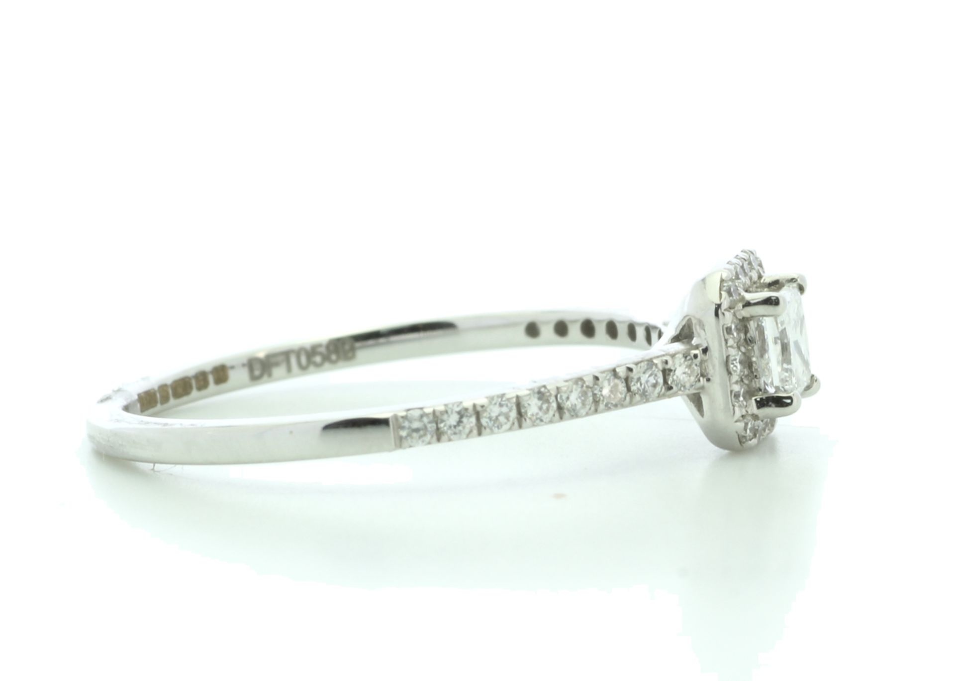 18ct White Gold Halo Set Diamond Ring 0.33 Carats - Valued by IDI £3,800.00 - 18ct White Gold Halo - Image 4 of 5