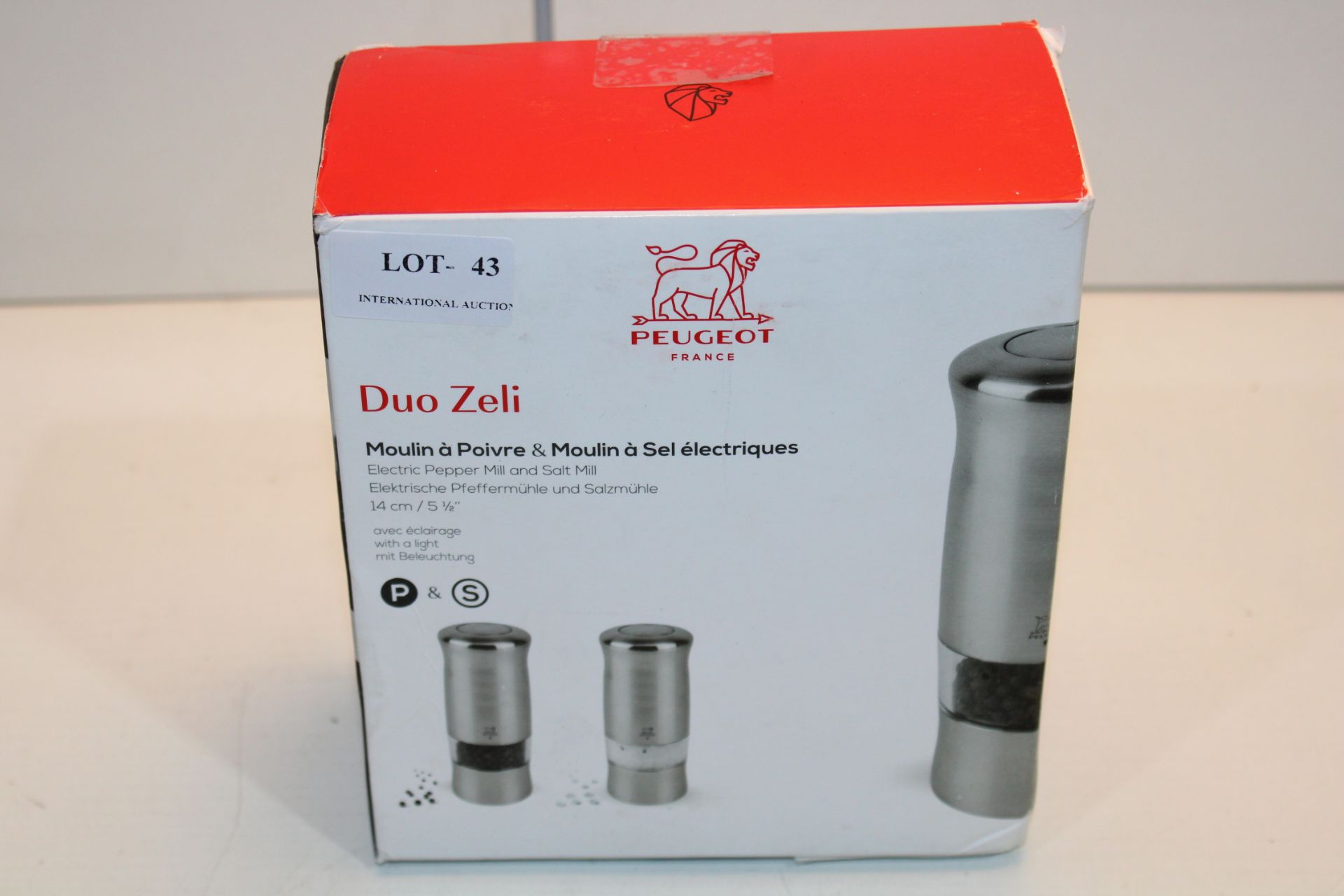 BOXED PEUGEOT DUO ZELI ELECTRIC SALT & PEPPER MILL SET Condition ReportAppraisal Available on