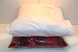 3X ASSORTED CUSHIONS Condition ReportAppraisal Available on Request- All Items are Unchecked/