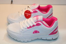 UNBOXED WHITE ELLESSE UK SIZE 4 ATHLETIC TRAINERS Condition ReportAppraisal Available on Request-