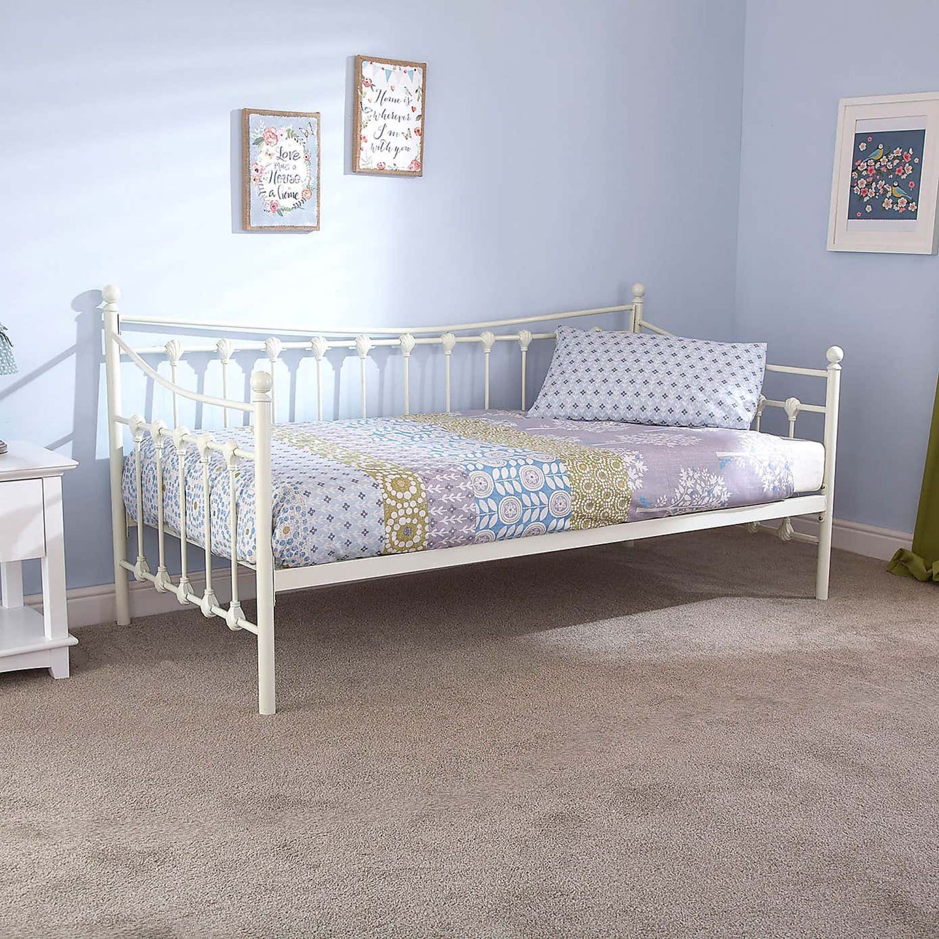 BOXED MEMPHIS DAY BED IN IVORY RRP £119.99 (WILL NEED PALLET DELIVERY OR COLLECTION ONLY)Condition