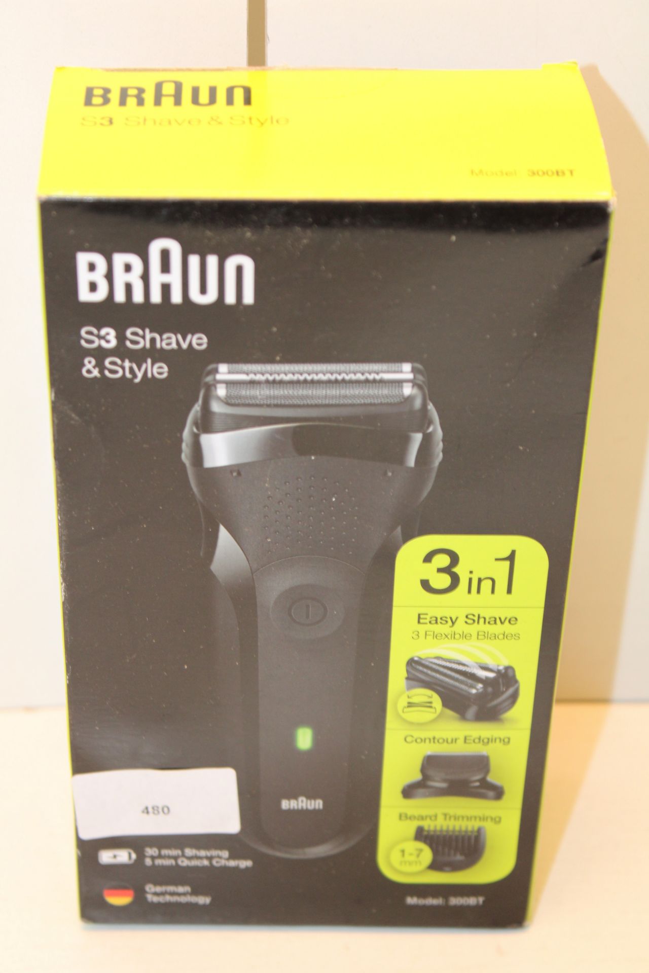 BOXED BRAUN S3 SHAVE & STYLE WET & DRY SHAVER MODEL: 300BT RRP £49.99Condition ReportAppraisal