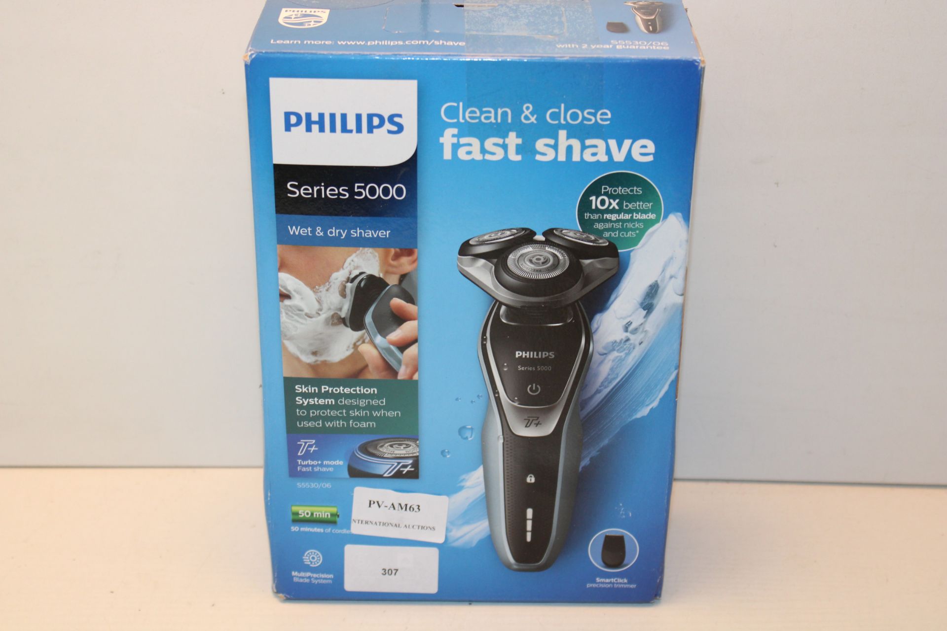 BOXED PHILIPS SERIES 5000 WET & DRY SHAVER MODEL: S5530/06 RRP £98.75Condition ReportAppraisal