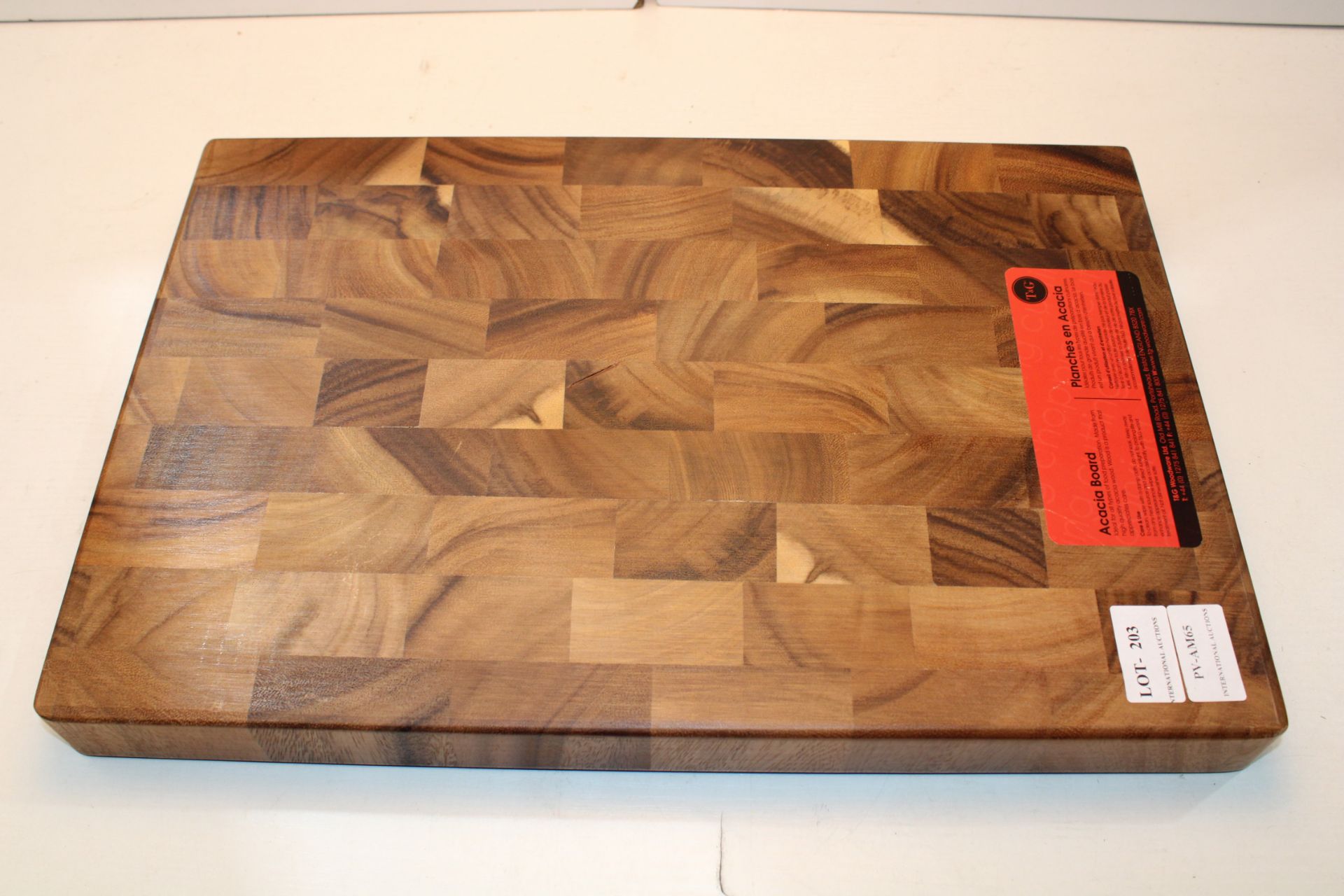 UNBOXED ACACIA CHOPPING BOARD RRP £44Condition ReportAppraisal Available on Request- All Items are