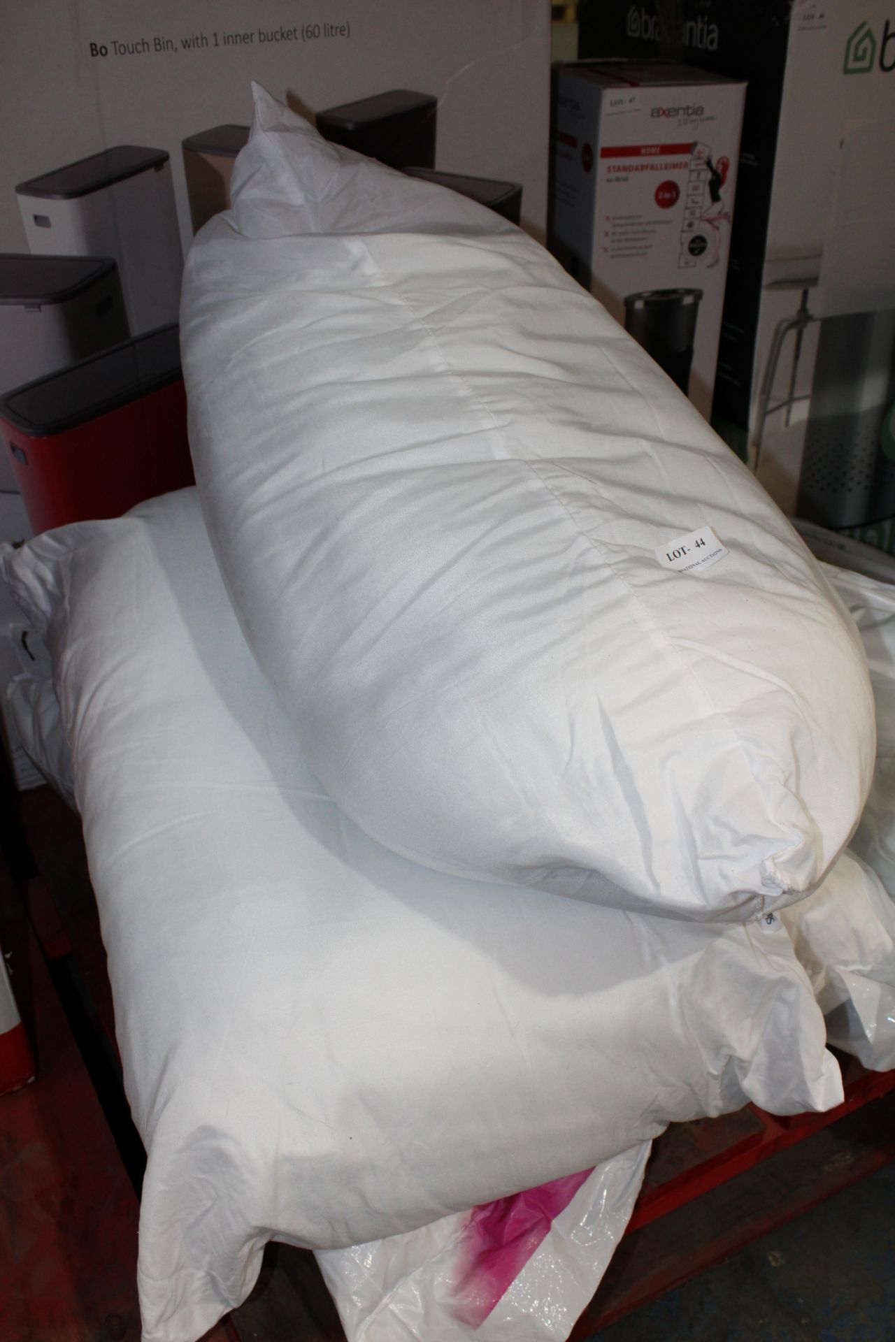 UNBAGGED SILENTNIGHT PILLOWS Condition ReportAppraisal Available on Request- All Items are