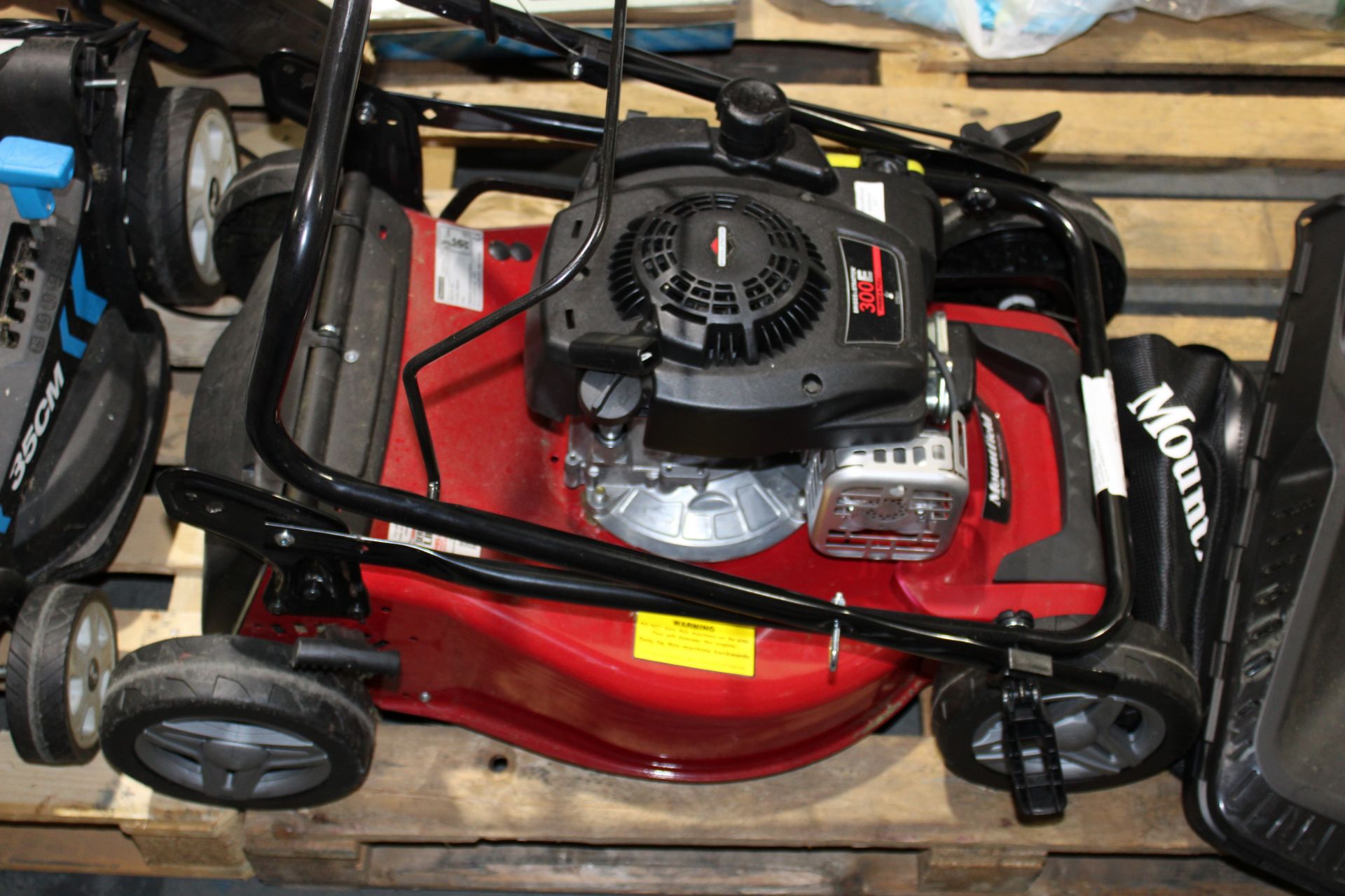 MOUNTFIELD HP185 PETROL LAWNMOWER Â£278.04Condition ReportAppraisal Available on Request- All