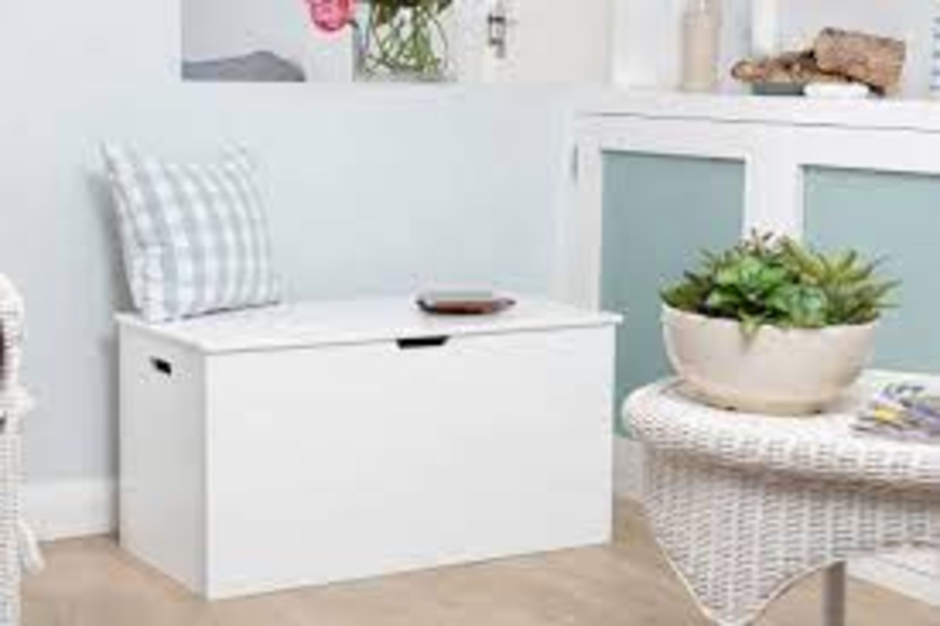 BOXED SEATON OTTOMAN STORAGE (WHITE) 22127W CT72 RRP £66.99 (AS SEEN IN WAYFAIR)Condition