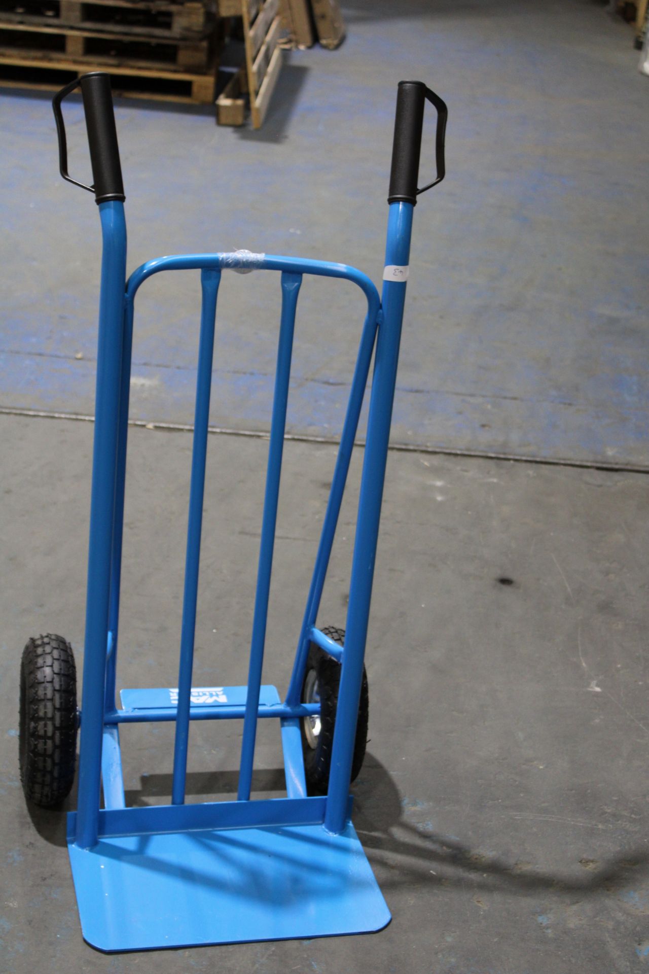 HEAVY DUTY HAND TRUCK 300KG RRP £44.99Condition ReportAppraisal Available on Request- All Items - Image 2 of 2