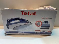 Tefal Maestro FV1834 Steam Iron, Blue Â£25.90Condition ReportAppraisal Available on Request- All