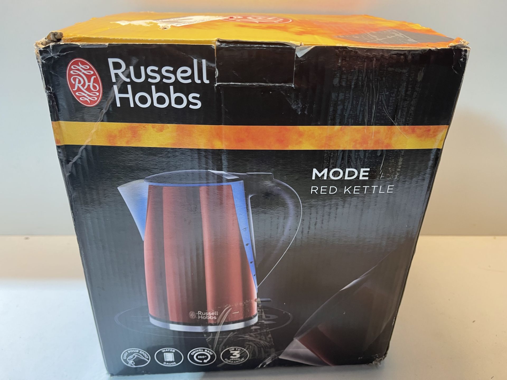 Russell Hobbs Mode Kettle 21401, Red £26.29Condition ReportAppraisal Available on Request- All Items