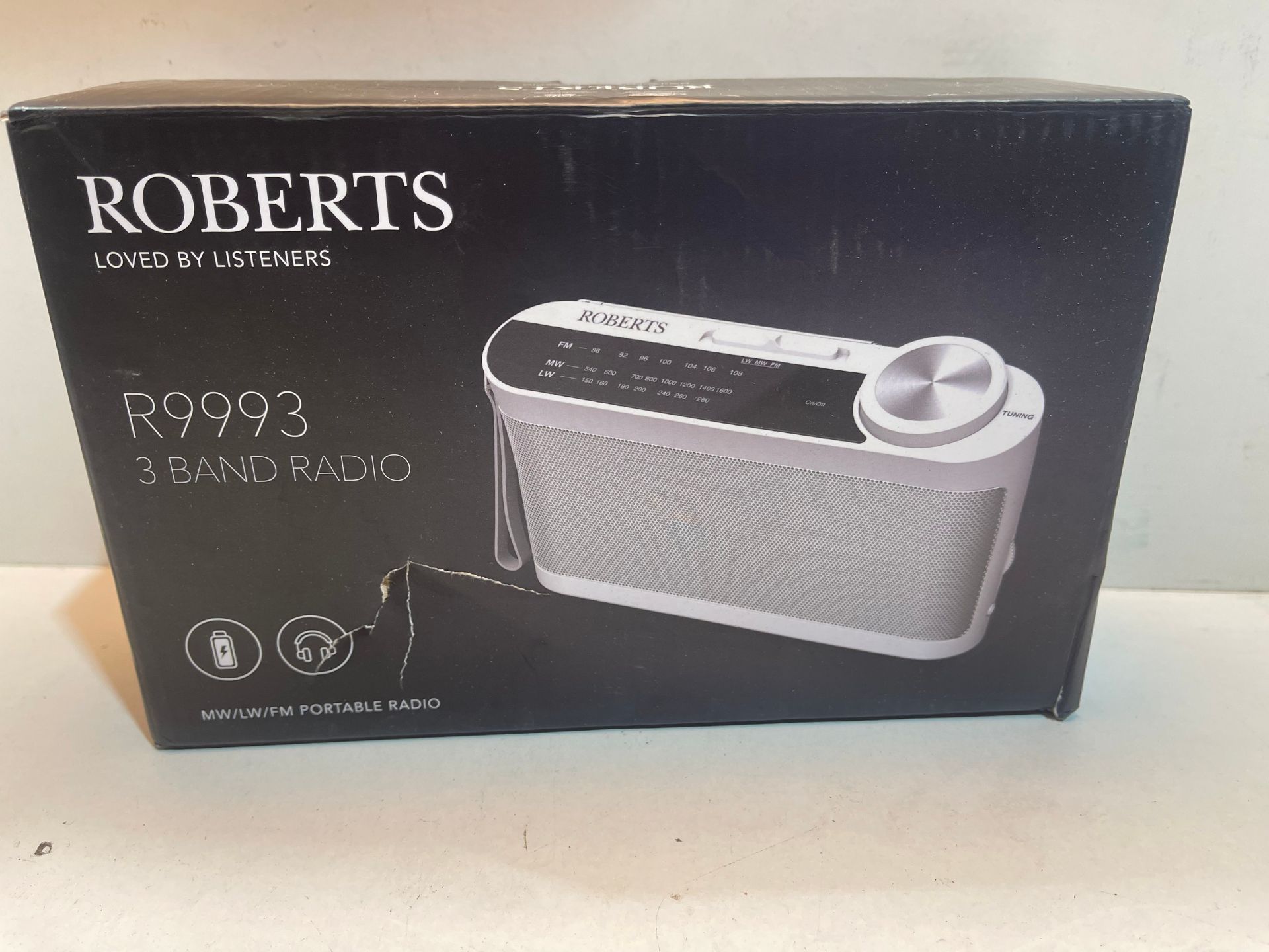 Roberts Radio R9993 Portable 3-Band LW/MW/FM Battery Radio with Headphone Socket - White Â£19.