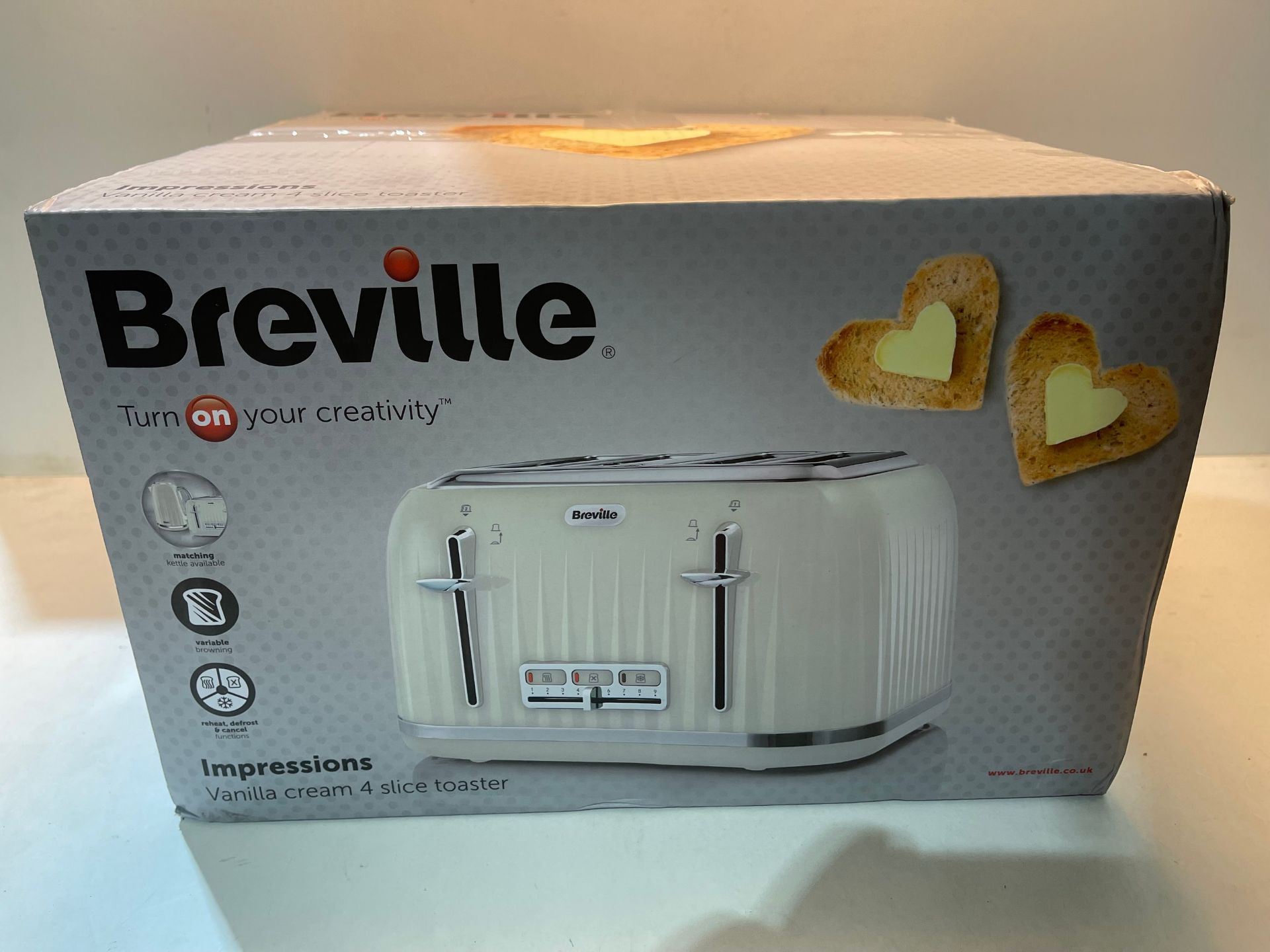 Breville VTT702 Impressions 4-Slice Toaster with High-Lift and Wide Slots, Cream Â£34.99Condition - Image 2 of 2