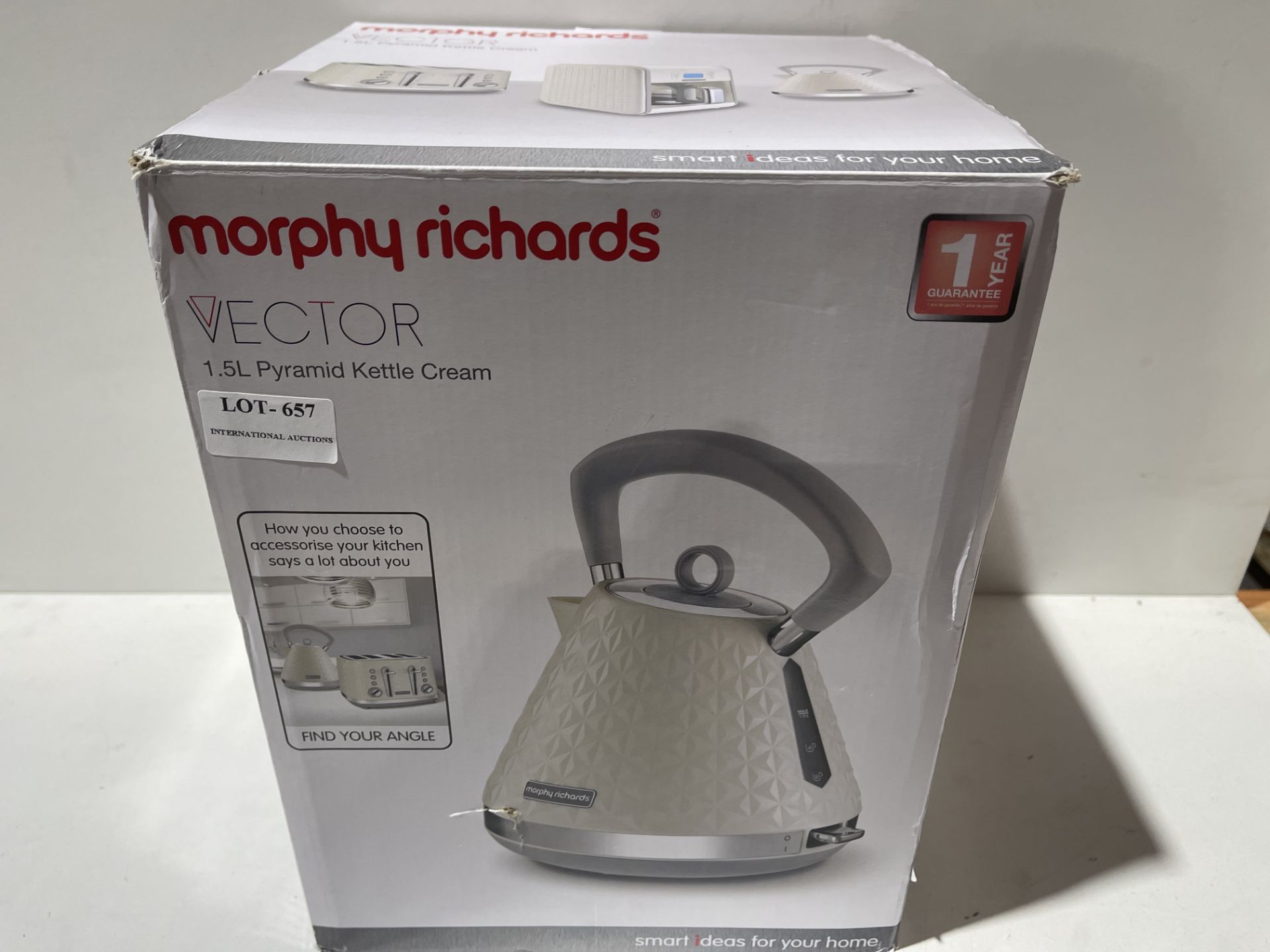 Morphy Richards Vector Pyramid Kettle 108132 Traditional Kettle Cream Â£29.99Condition