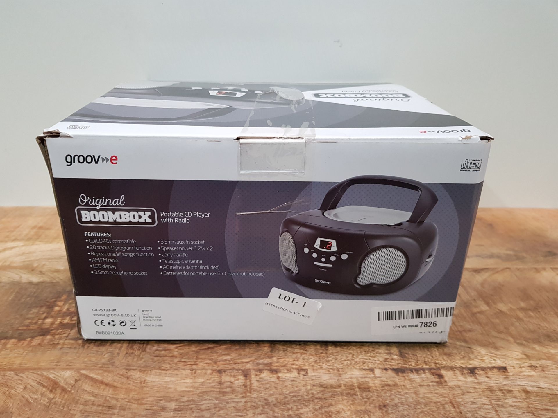 Groov-e GVPS733BK Portable CD Player Boombox with AM/FM Radio, 3.5mm AUX Input, Headphone Jack,
