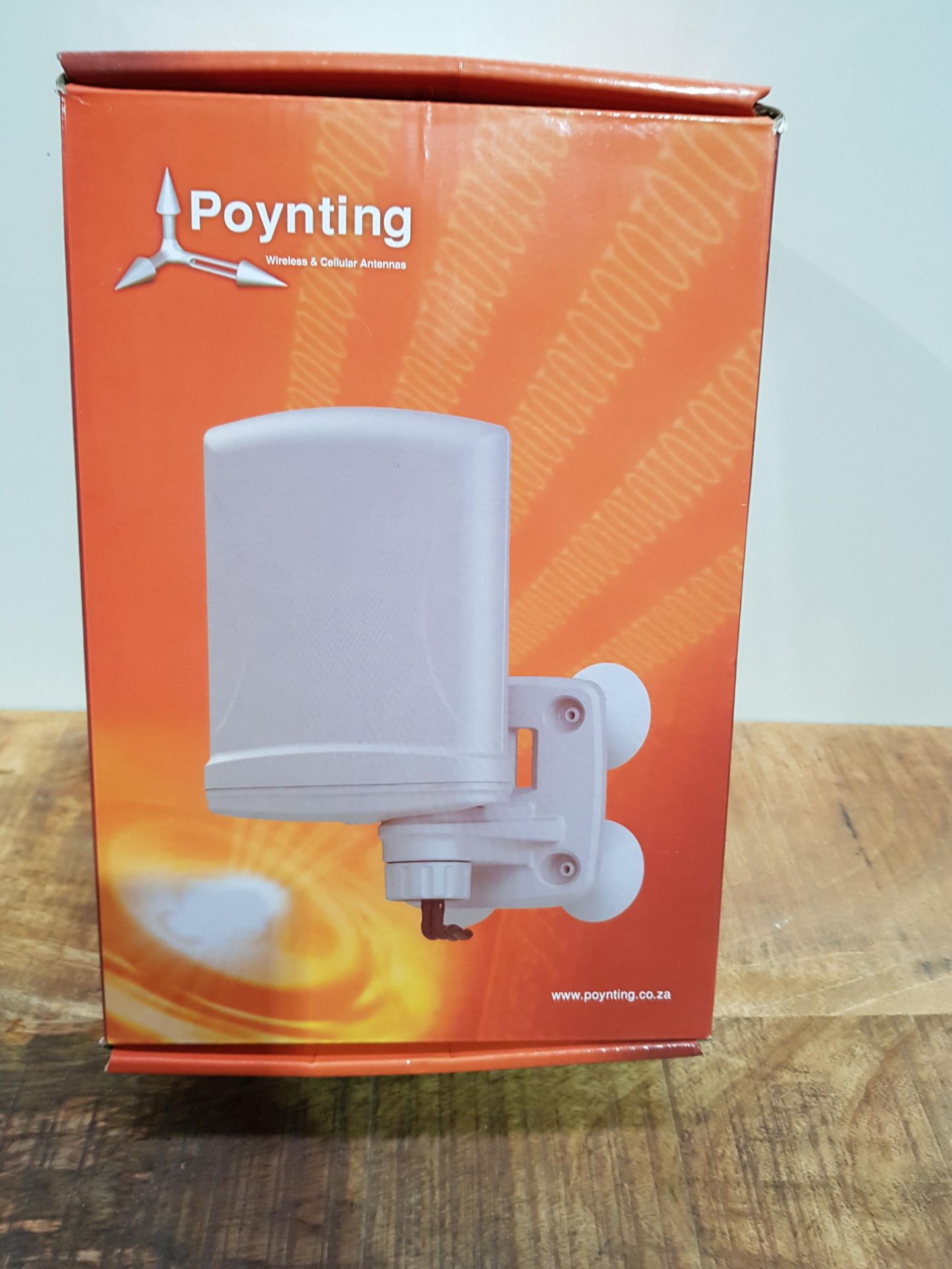 Poynting 4G-XPOL-A0001 Cross Polarised 4G Omni LTE Antenna Â£74.64Condition ReportAppraisal