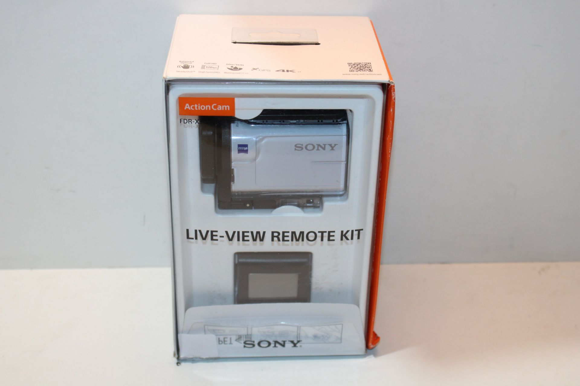 Sony FDRX3000RFDI.EU R AKA-FGP1 Ultra HD 4K Action Cam with Balanced Optical Steadyshot, New Live-