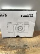 Digital Camera Vlogging Camera Full HD 2.7K 30MP for YouTube Compact Digital Cameras with 32G Memory