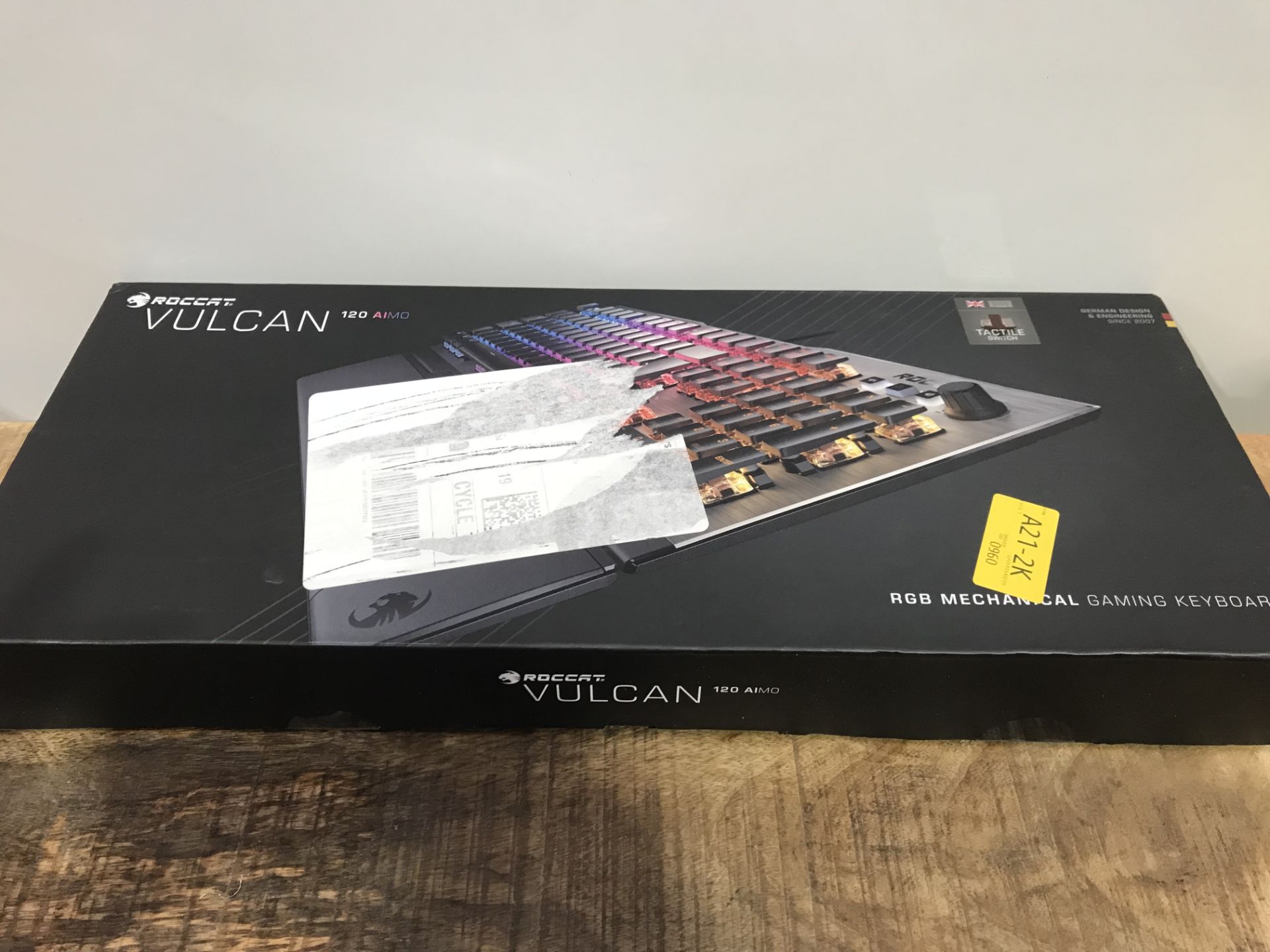 ROCCAT Vulcan 120 - Mechanical RGB Gaming Keyboard, AIMO LED Per-Key lighting, ROCCAT Titan