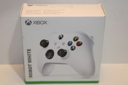 RRP £49.98 Xbox Wireless Controller Ð Robot White