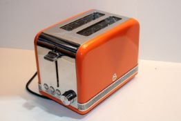 RRP £40.99 Swan 2 Slice Retro Toaster