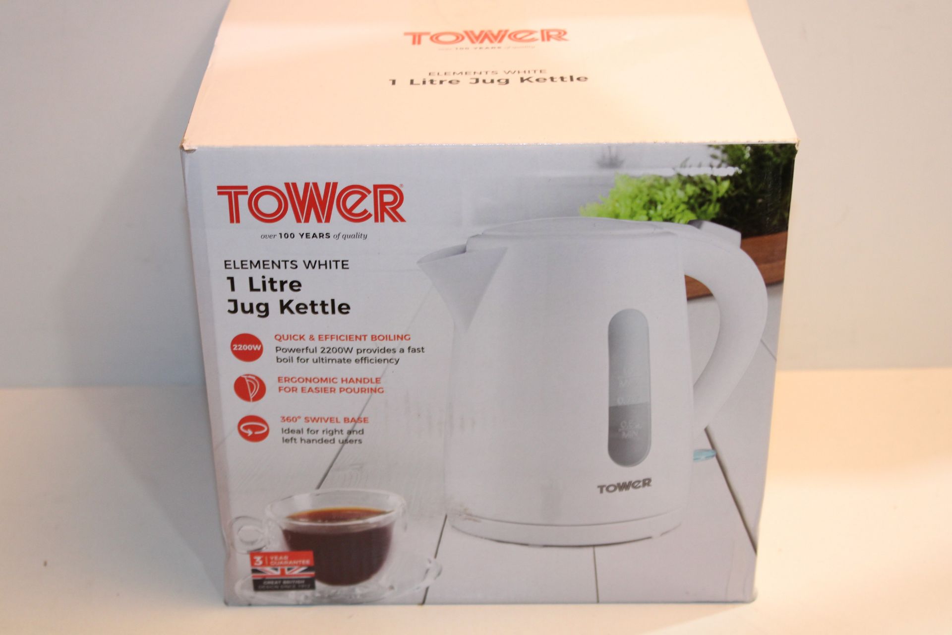 RRP £22.99 Tower T10029W Cordless Lightweight Jug Kettle with Larger Grip Handle