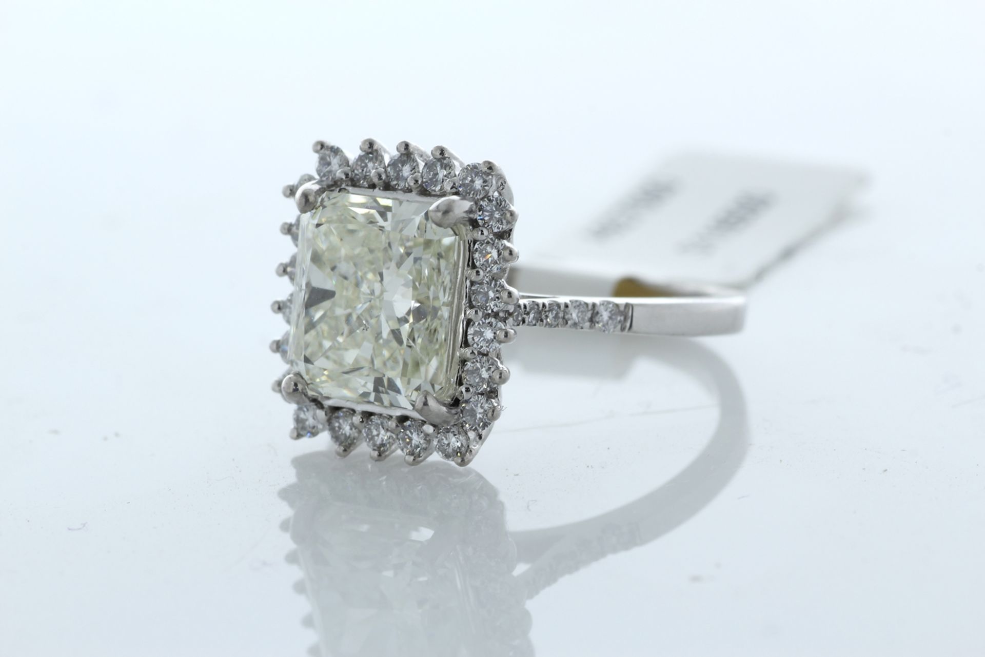 18ct White Gold Single Stone With Halo Setting Ring 3.86 Carats - Valued by IDI £72,000.00 - 18ct - Image 2 of 4