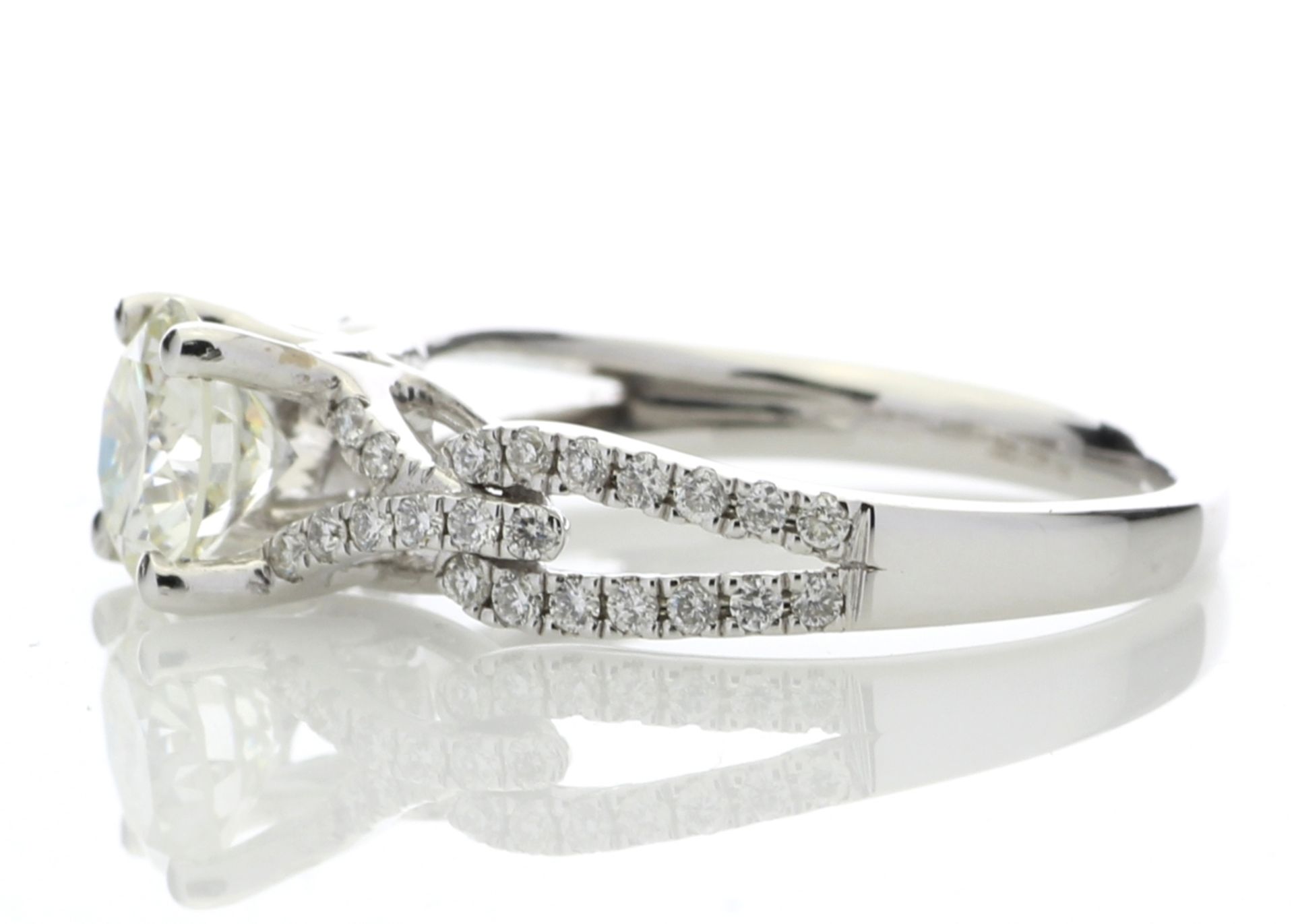 18ct White Gold Single Stone Claw Set With Stone Set Shoulders Diamond Ring (1.03) 1.32 Carats - - Image 3 of 5