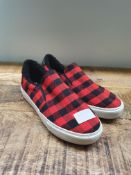 RED CHECK SIZE 3 WOMENS SHOES Condition ReportAppraisal Available on Request- All Items are
