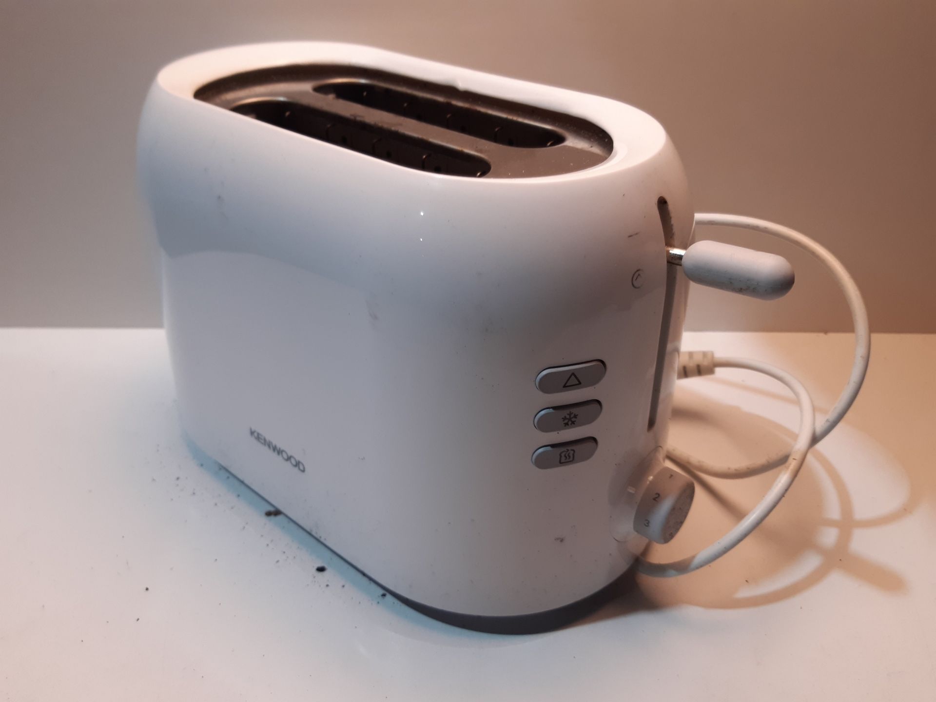 RRP £5.25 Kenwood True TTP200 2-Slice Toaster