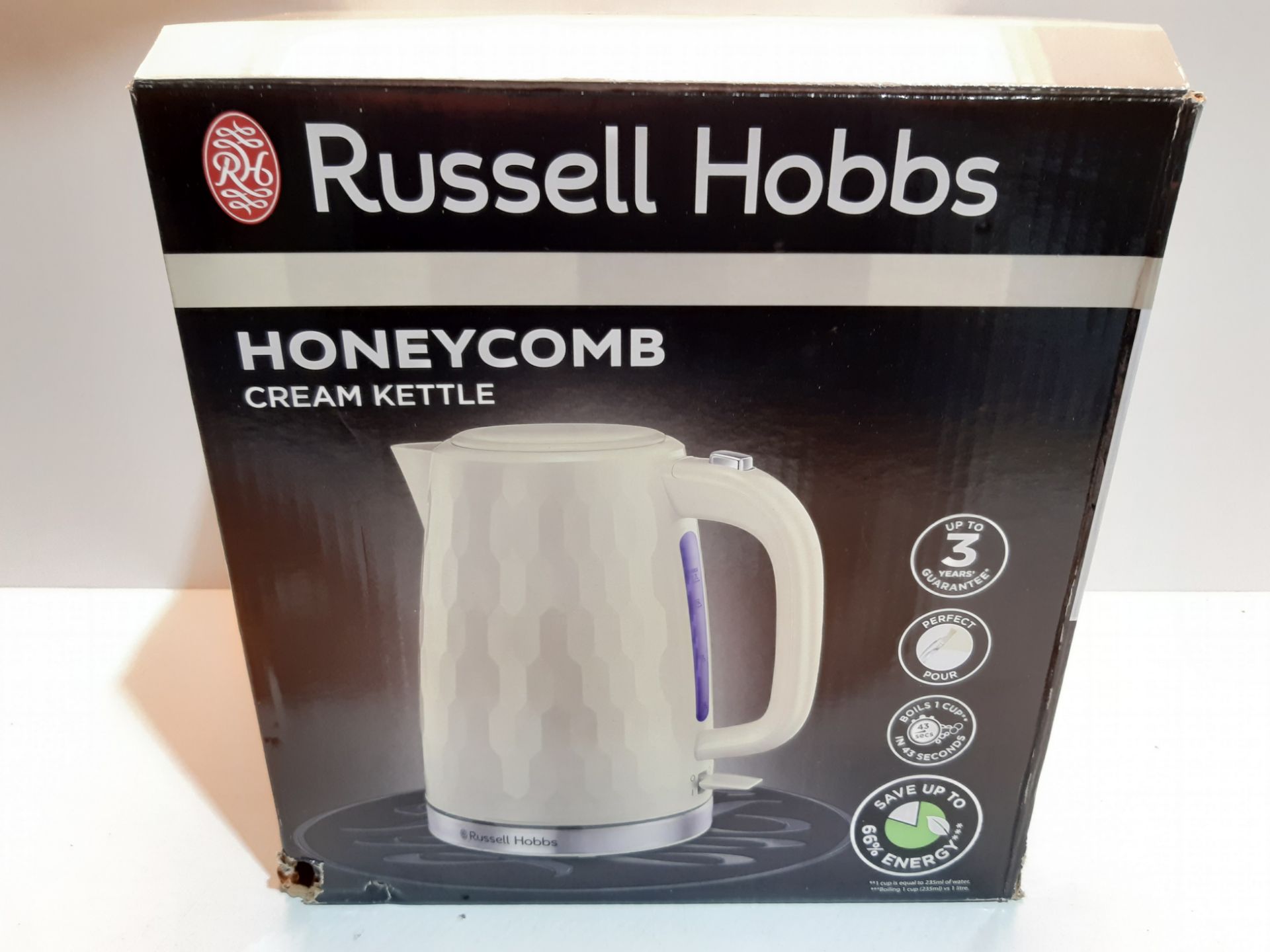 RRP £25.00 Russell Hobbs 26052 Cordless Electric Kettle