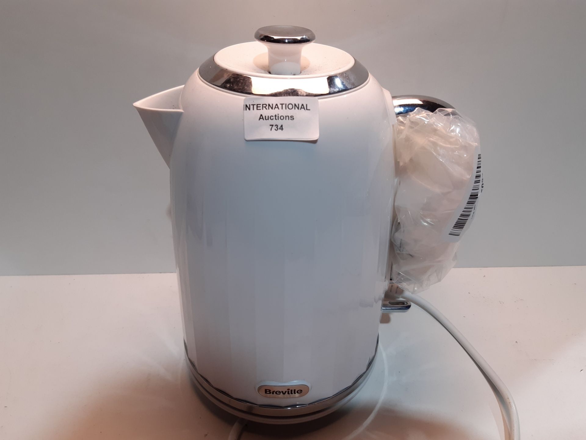 RRP £29.06 Breville Impressions Electric Kettle, 1.7 Litre, 3 KW Fast Boil, White [VKJ378]