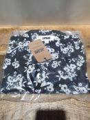 BRAND NEW JACAMO MENS BLACK FLORAL SHIRT SIZE SMALL - CW383Condition ReportBRAND NEW