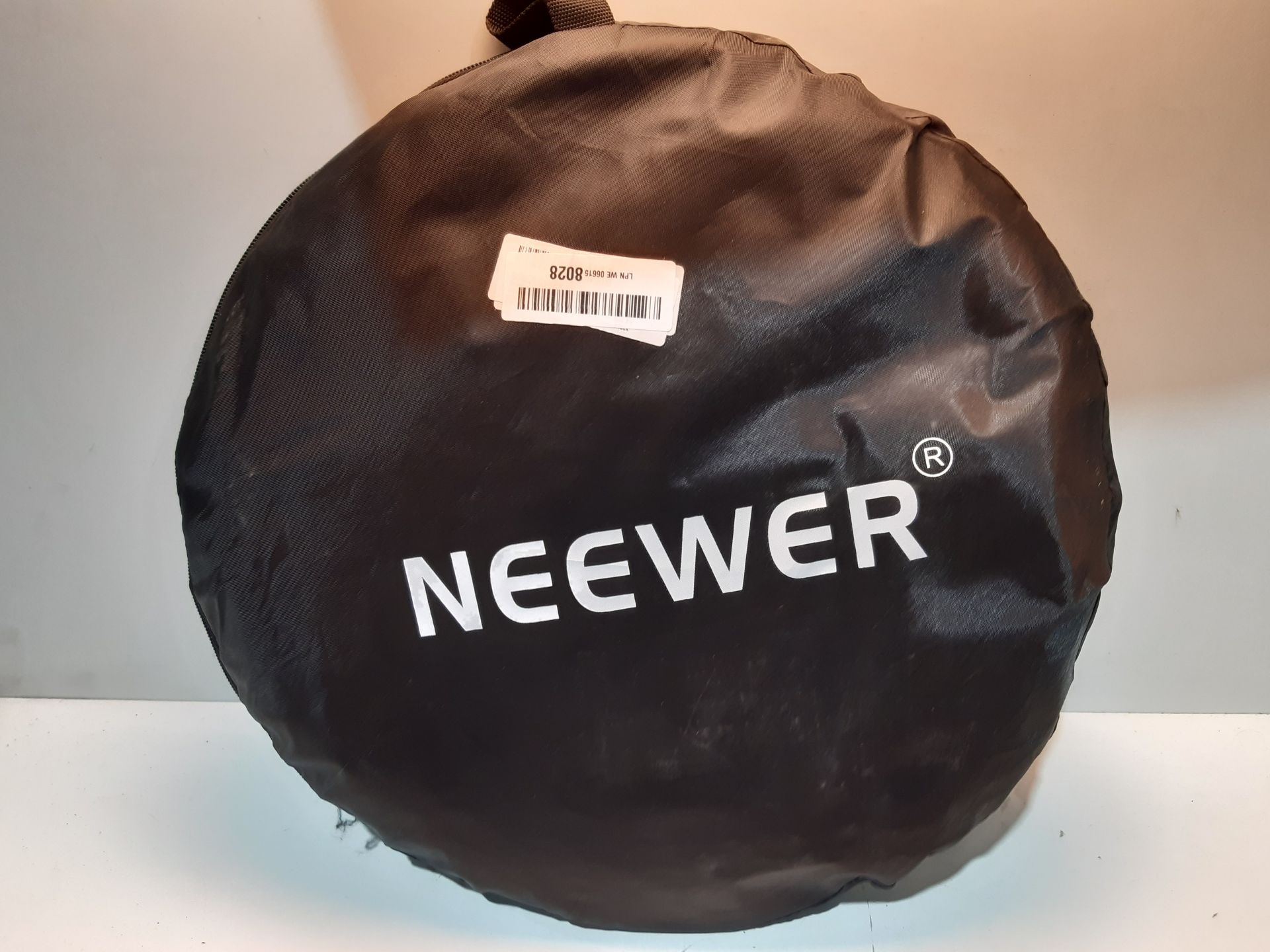 RRP £43.99 Neewer 36_36 inch/90_90 cm Photo Studio Shooting Tent