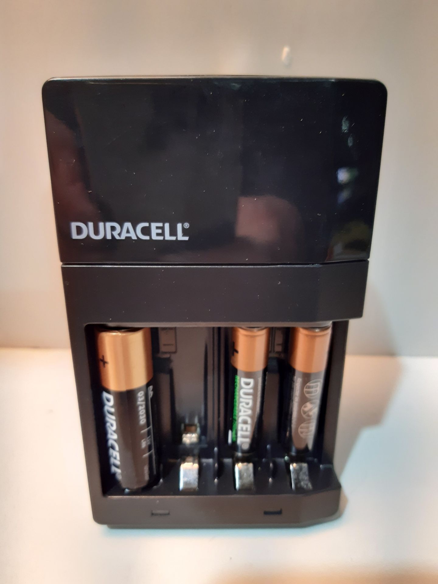 RRP £15.00 Duracell CEF14 4 hours Battery Charger with 2 AA and 2 AAA