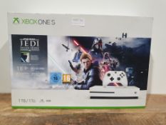 XBOX ONES 1TB 4K HDR with STAR WARS JEDI FALLEN ORDER RRP £280