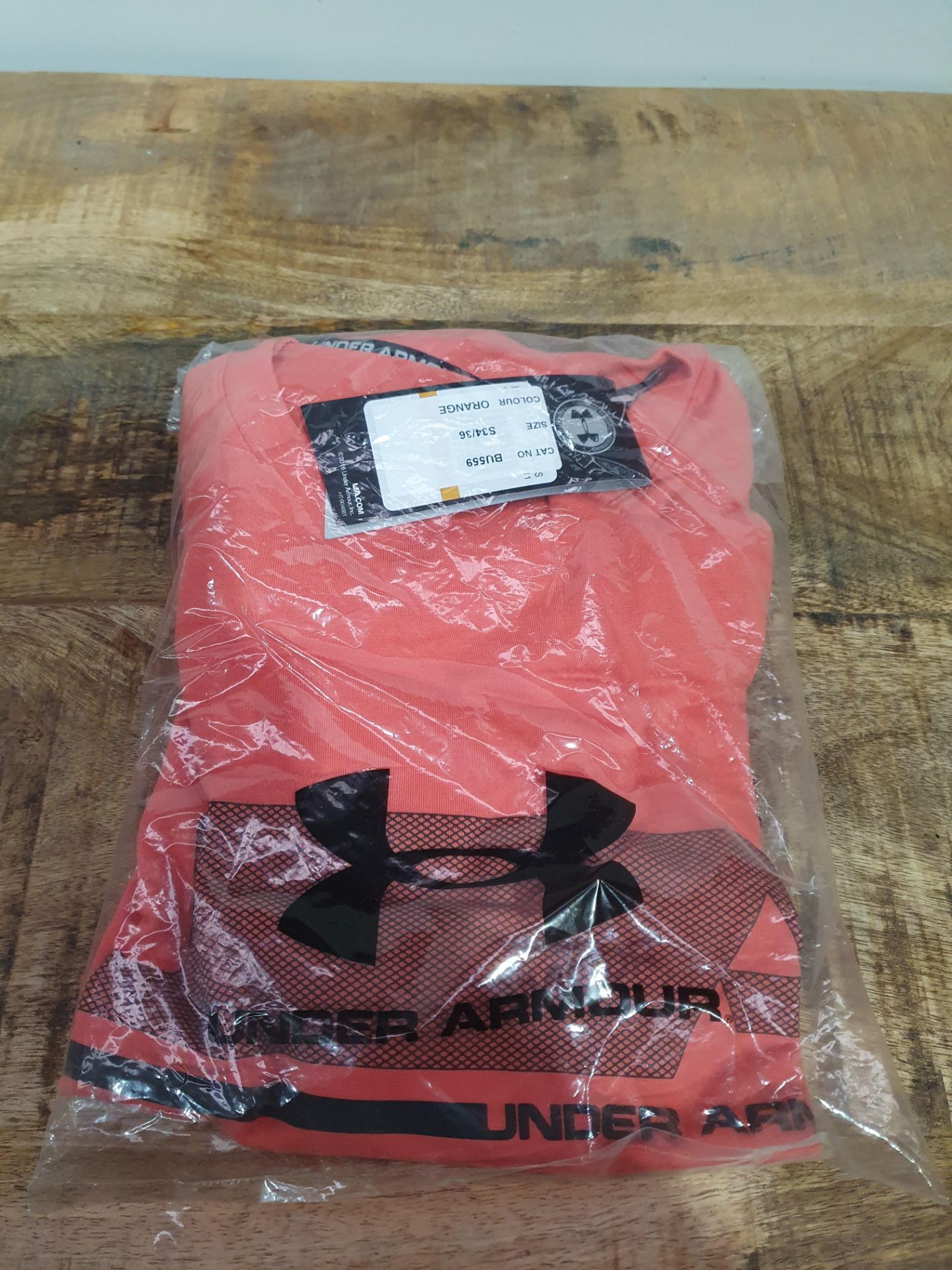 BRAND NEW UNDER ARMOUR T-SHIRT IN ORANGE SIZE SMALL RRP £25 Condition ReportBRAND NEW