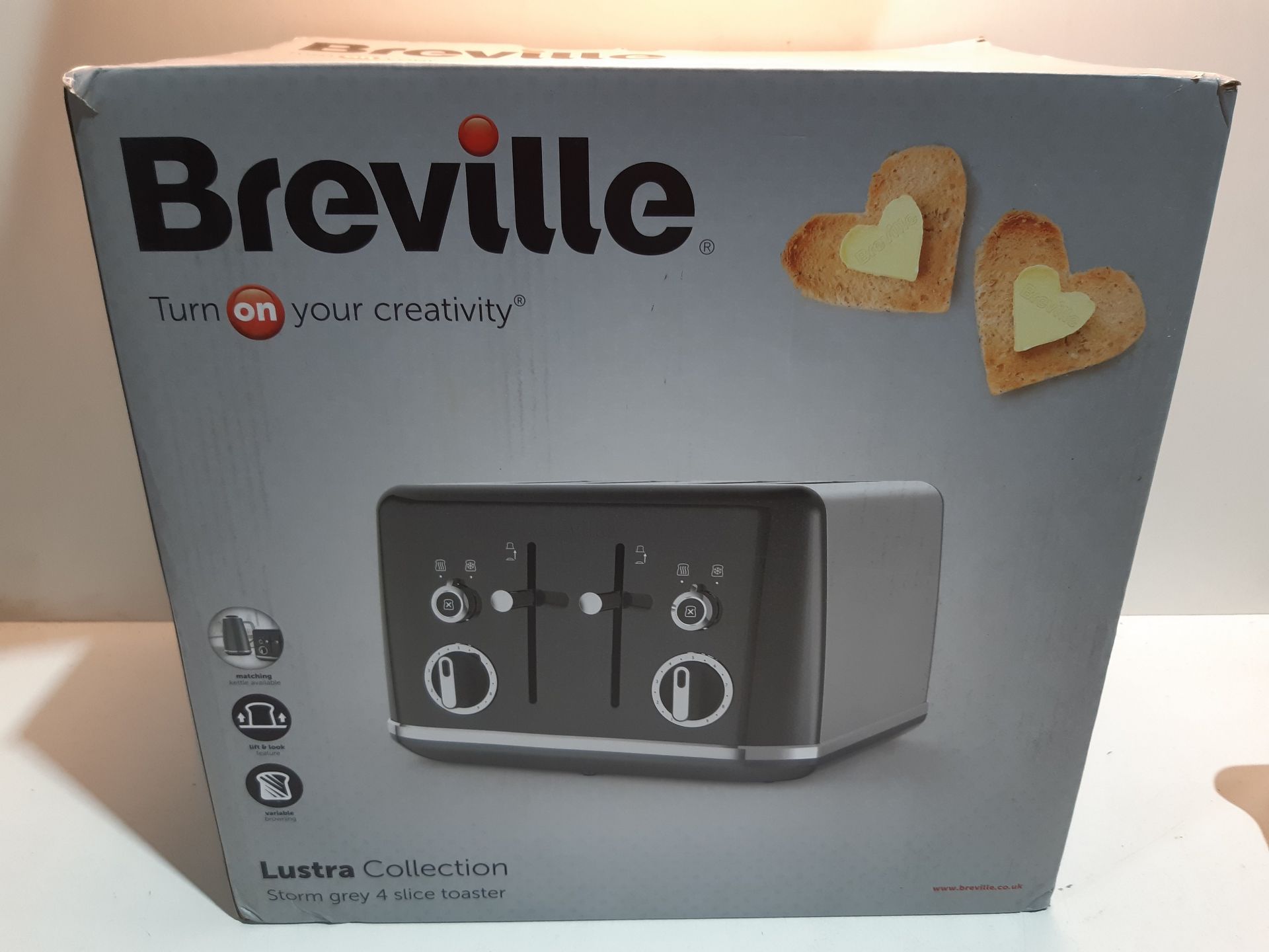 RRP £40.00 Breville Lustra 4-Slice Toaster with High Lift