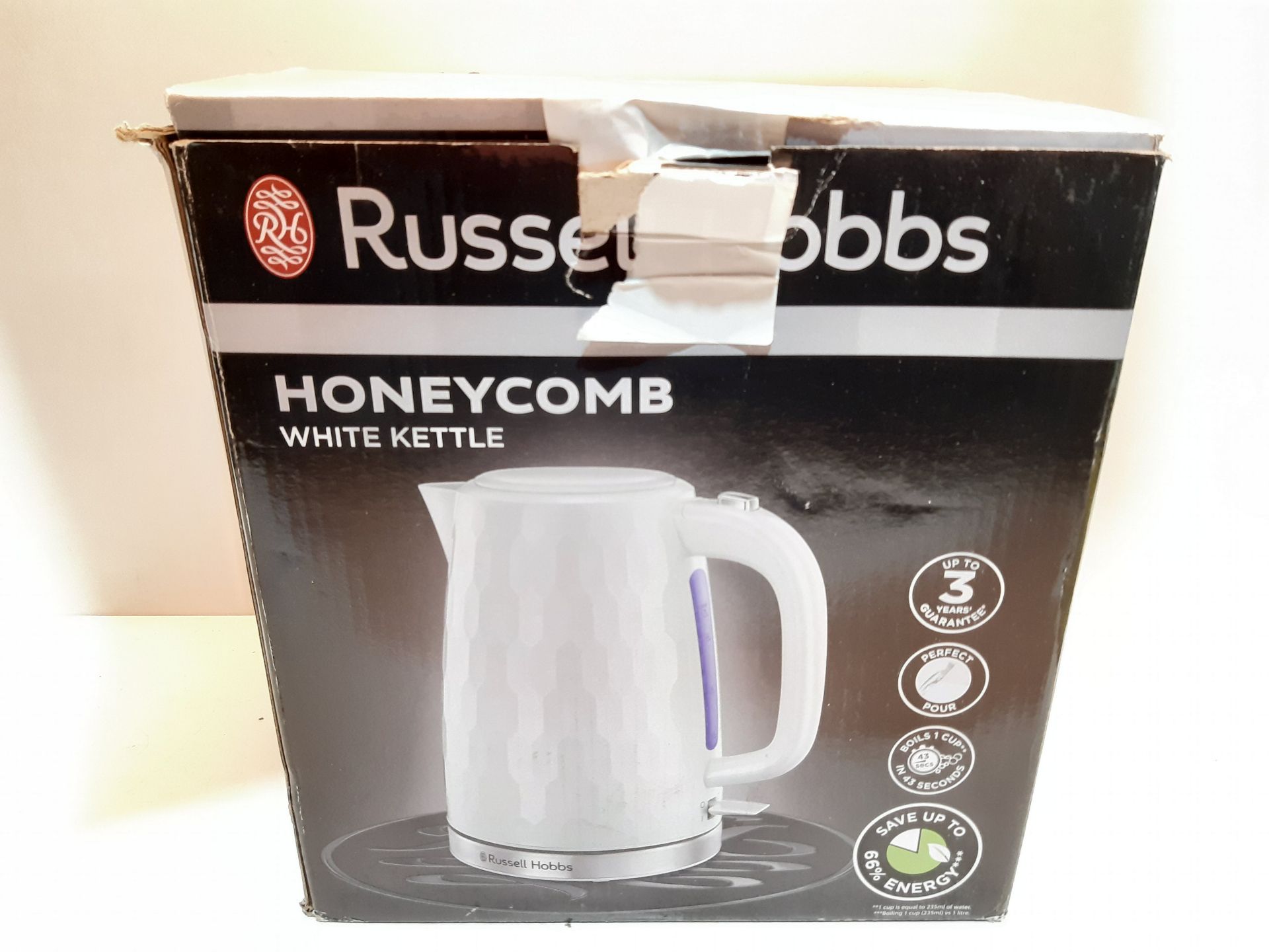 RRP £24.99 Russell Hobbs 26050 Cordless Electric Kettle